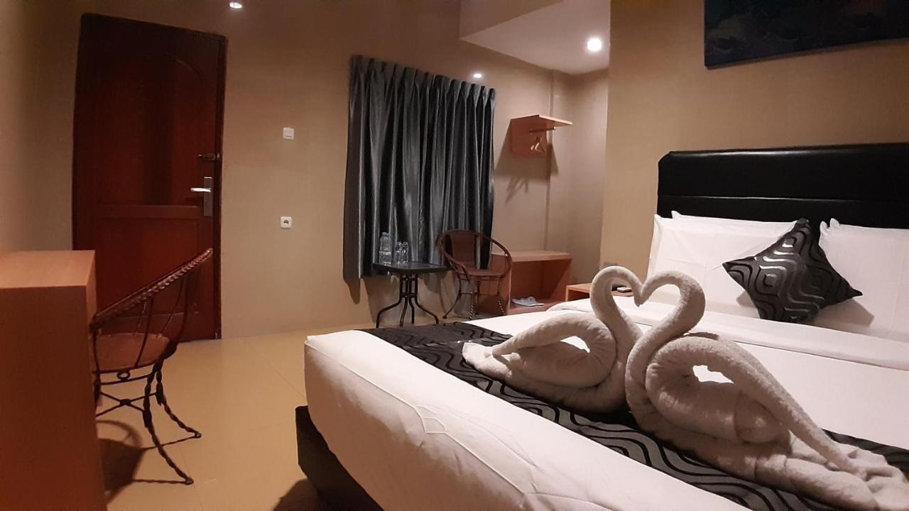 New Gentala Hotel Медан Экстерьер фото